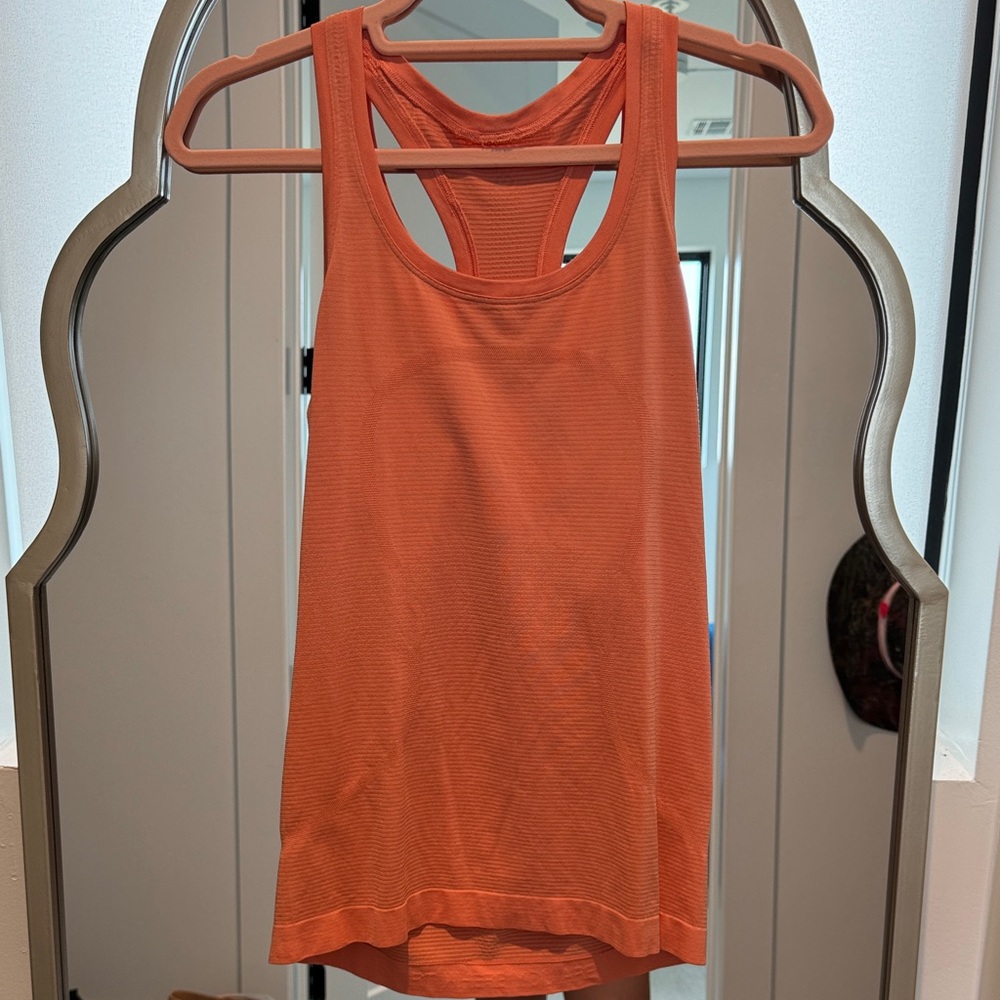 Lululemon tank